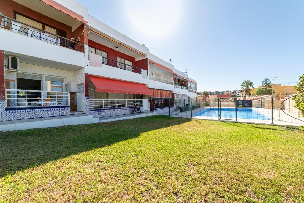 The swimming pool at or close to Gaviotas 4