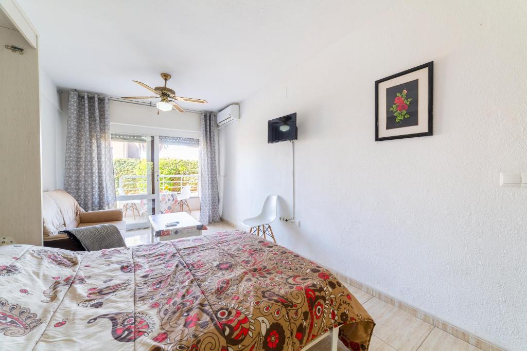 A bed or beds in a room at Gaviotas 4