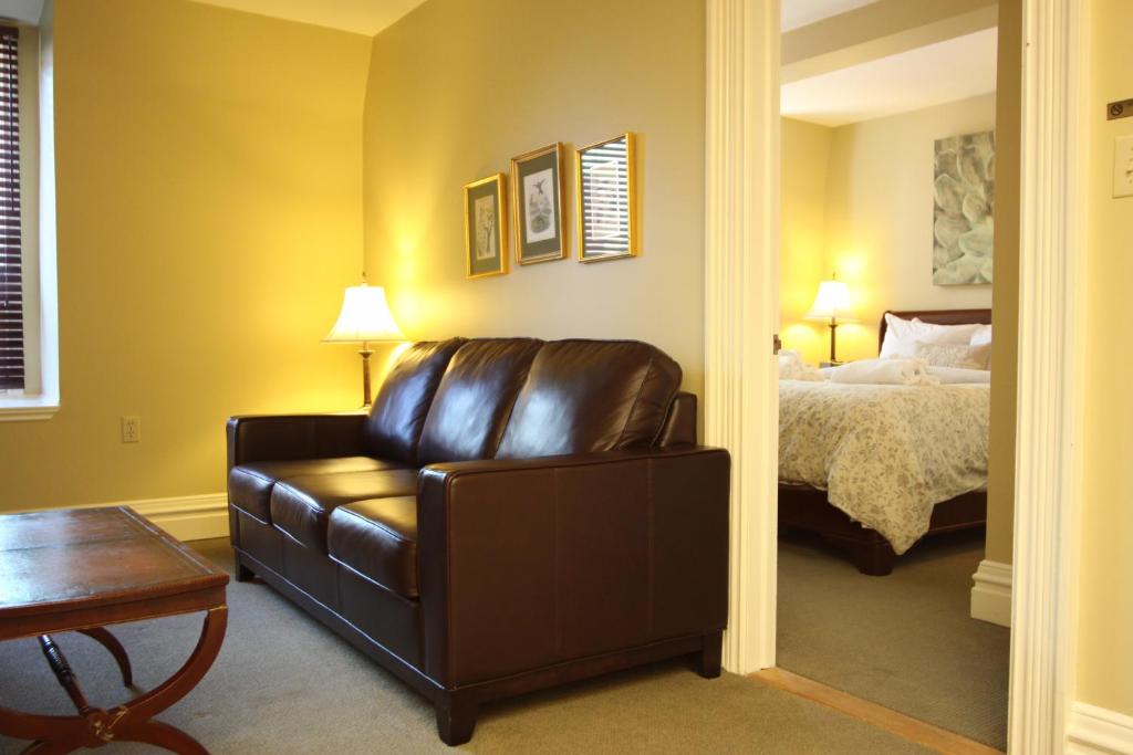 The Halliburton - Resim 21