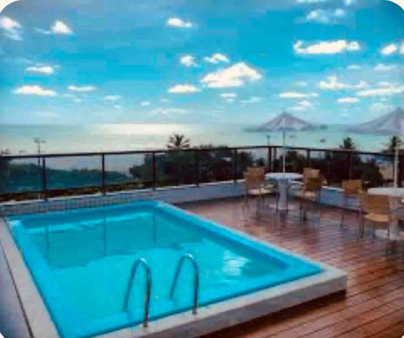 Swimmingpoolen hos eller tæt på Flat Tambaú frente mar