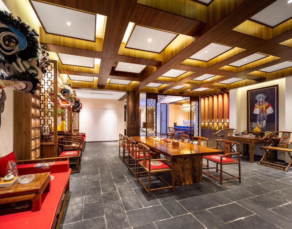 Posezení v ubytování Honglu Garden Hotel Xi'aHonglu Garden Hotel Xi'an Bell and Drum Tower Huimin Street Store & 2 bottles of Budweiser beer for free