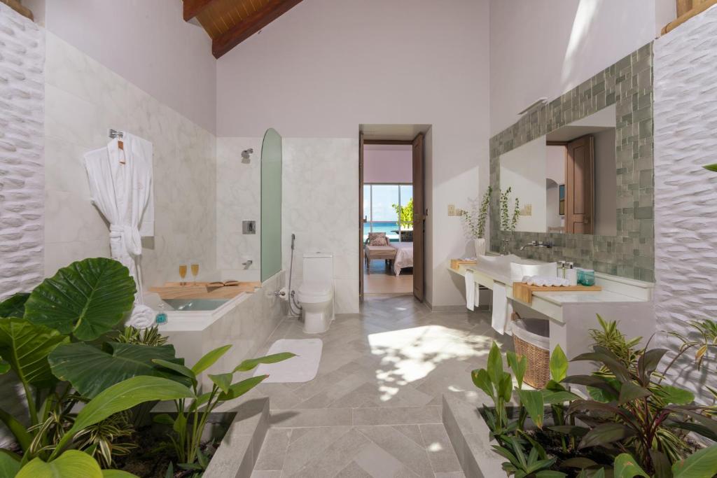 Koupelna v ubytování Malahini Kuda Bandos Resort