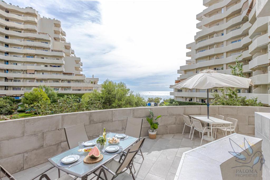 Fotografia z galérie ubytovania Benal Beach 2BDR beachfront apartment with water park v destinácii Benalmádena