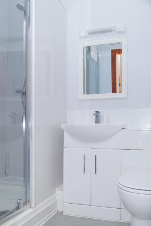 
Family Room (Sleeps 4)
