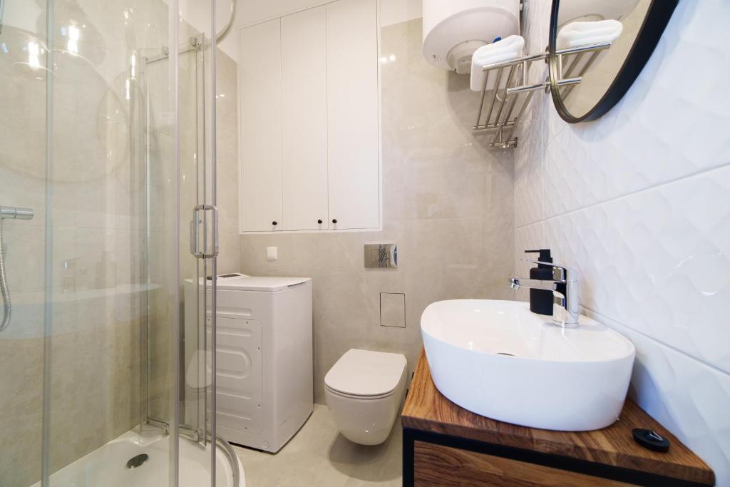 Złota 8 Apartments - 2