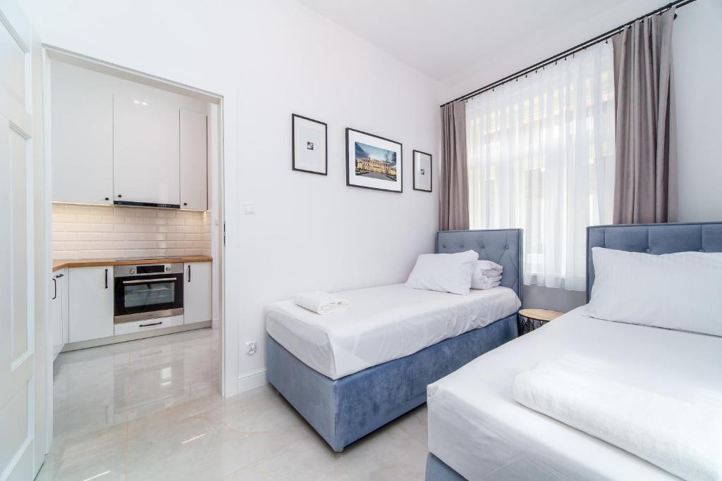 Złota 8 Apartments - 3