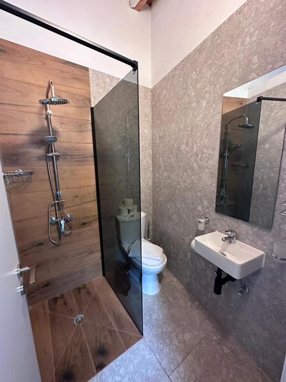 Koupelna v ubytování Kallithea INN