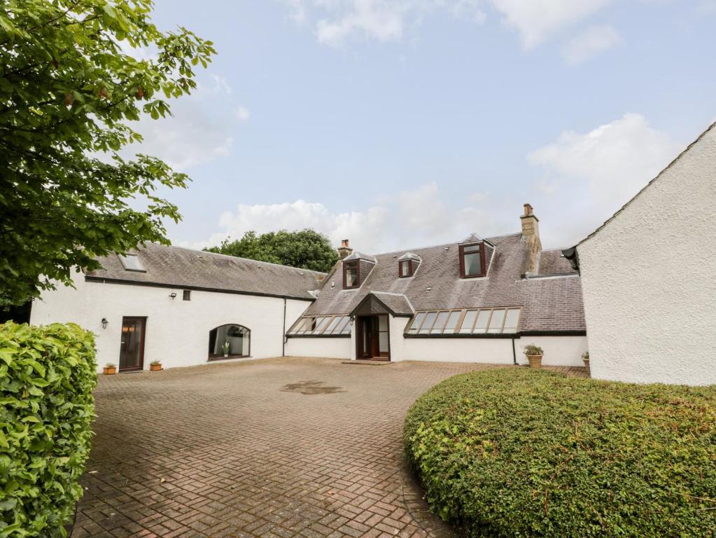 Shieldhill Farm House, Falkirk (updated prices 2024)
