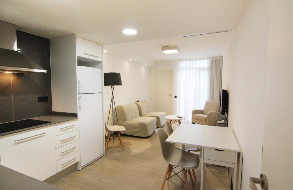 Kuchyň nebo kuchyňský kout v ubytování Hotel Raval de la Mar
