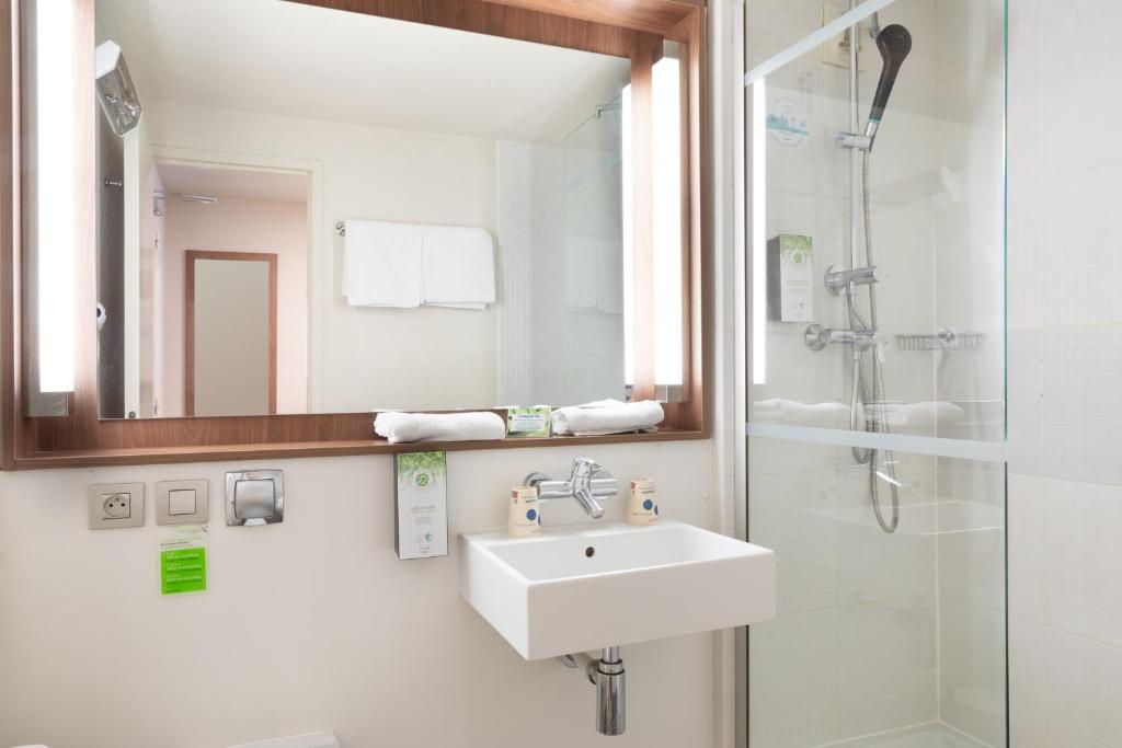 Campanile Créteil - Bonneuil Sur Marne - Habitación Doble Estándar Con Un Sofá Cama