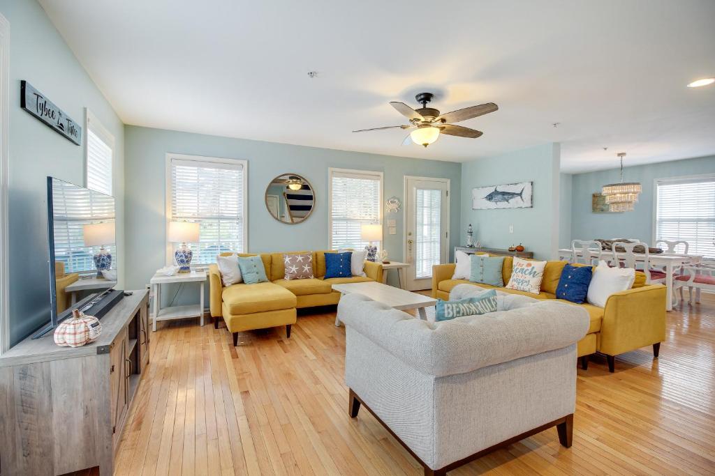 Lovely Tybee Island Home with Deck Less Than 1 Mi to Beach!, Tybee