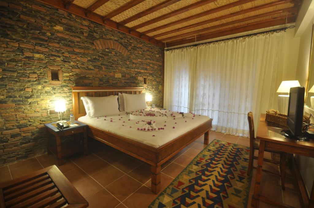 El Vino Hotel & Suites - 10