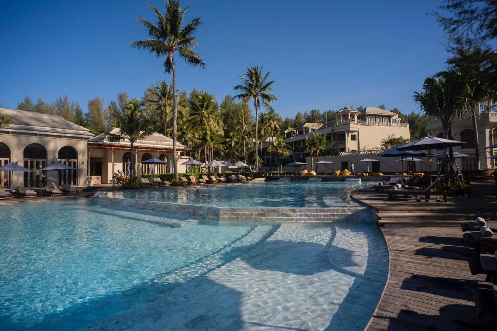 Bazén v ubytování Devasom Khao Lak Beach Resort & Villas nebo v jeho okolí