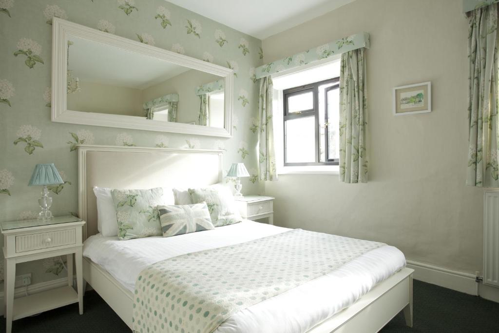 Exmoor White Horse Inn - 
