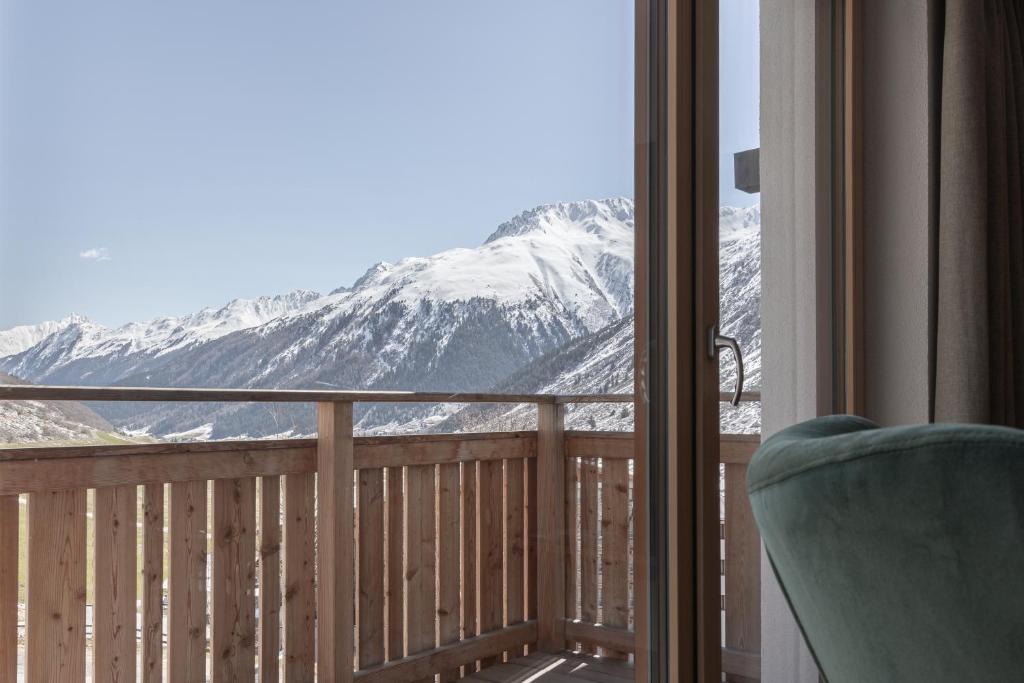 Nespecifikovaný výhled na hory nebo výhled na hory při pohledu z hotelu