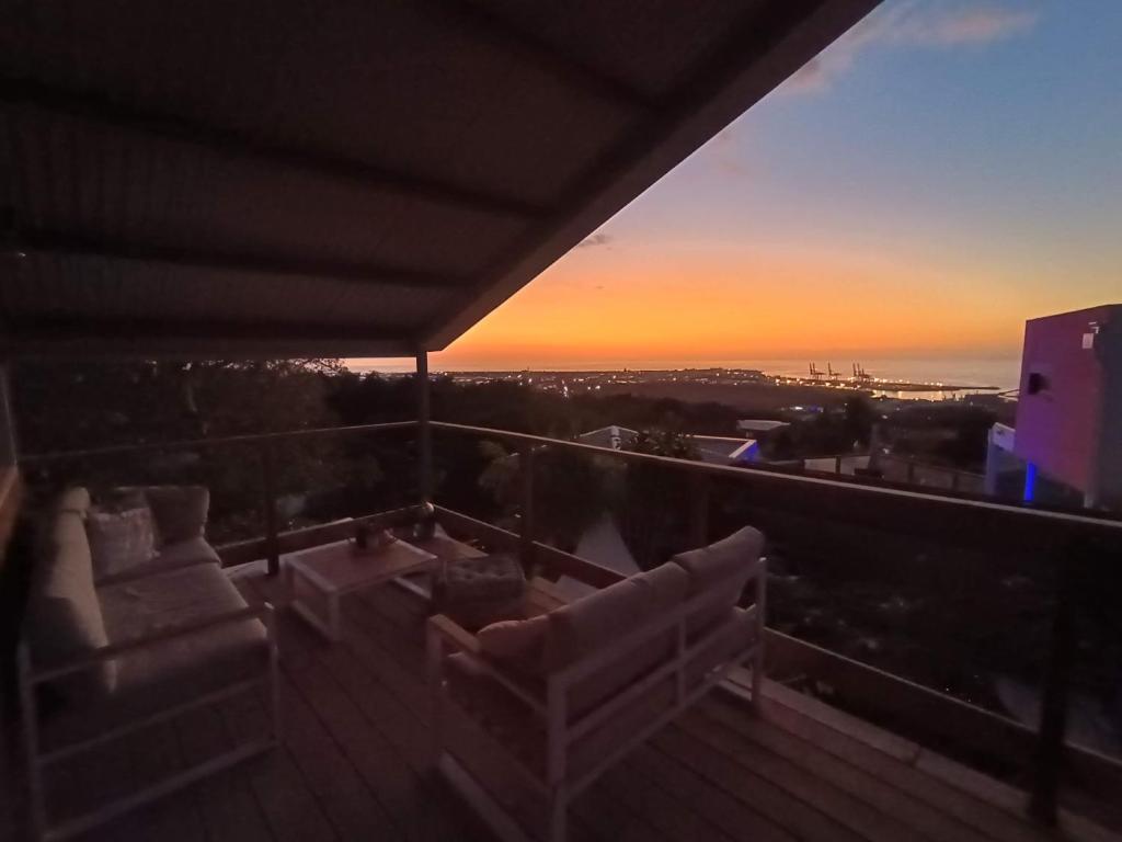 Belle villa familliale Possession avec vue mer et piscine