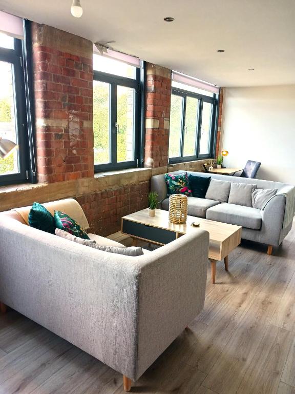 Bliss Apartments Luxury Penthouse Contractor 326, Bradford