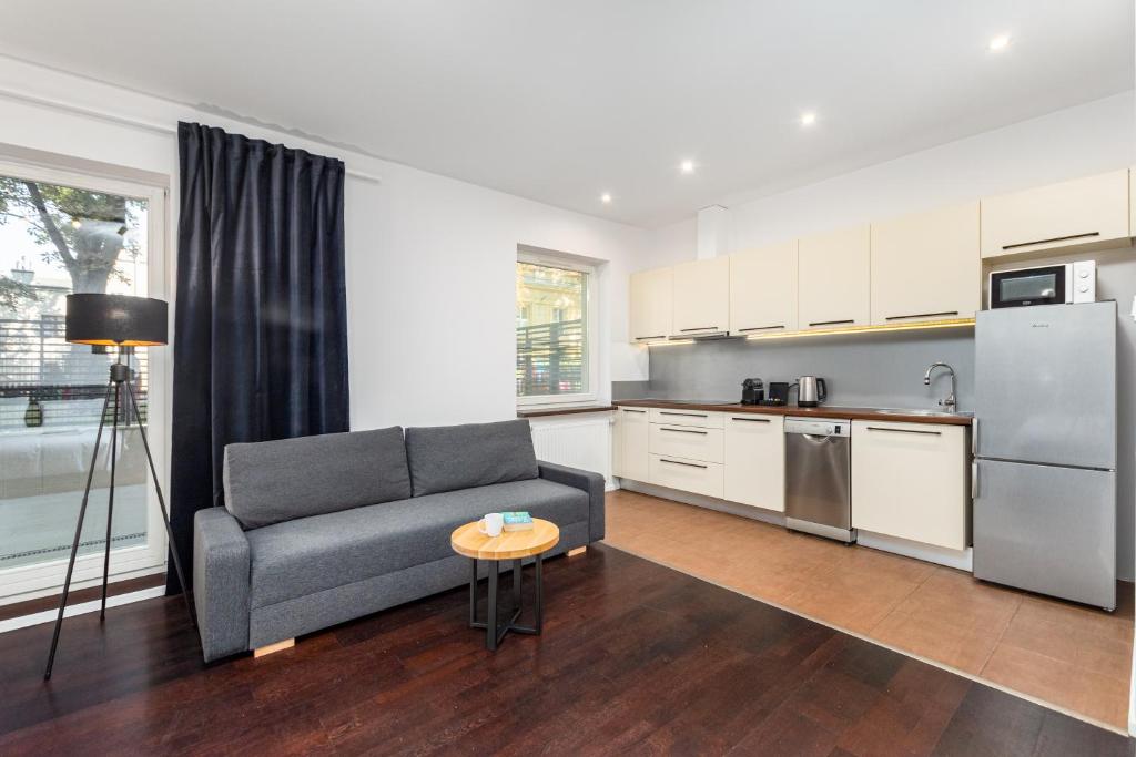 Kuchyň nebo kuchyňský kout v ubytování Apartamenty Piękna 28A by Your Freedom