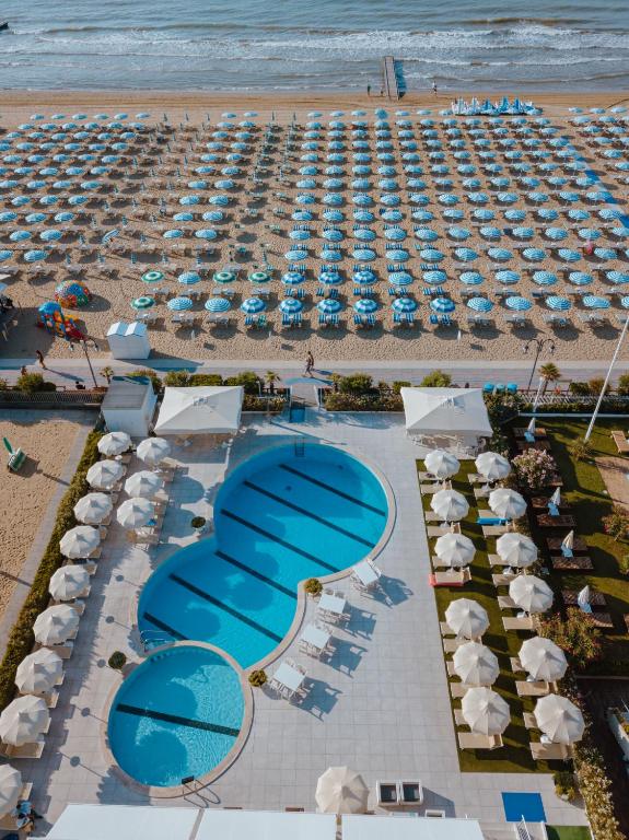 Bazén v ubytování Hotel Galassia Suites & Spa nebo v jeho okolí