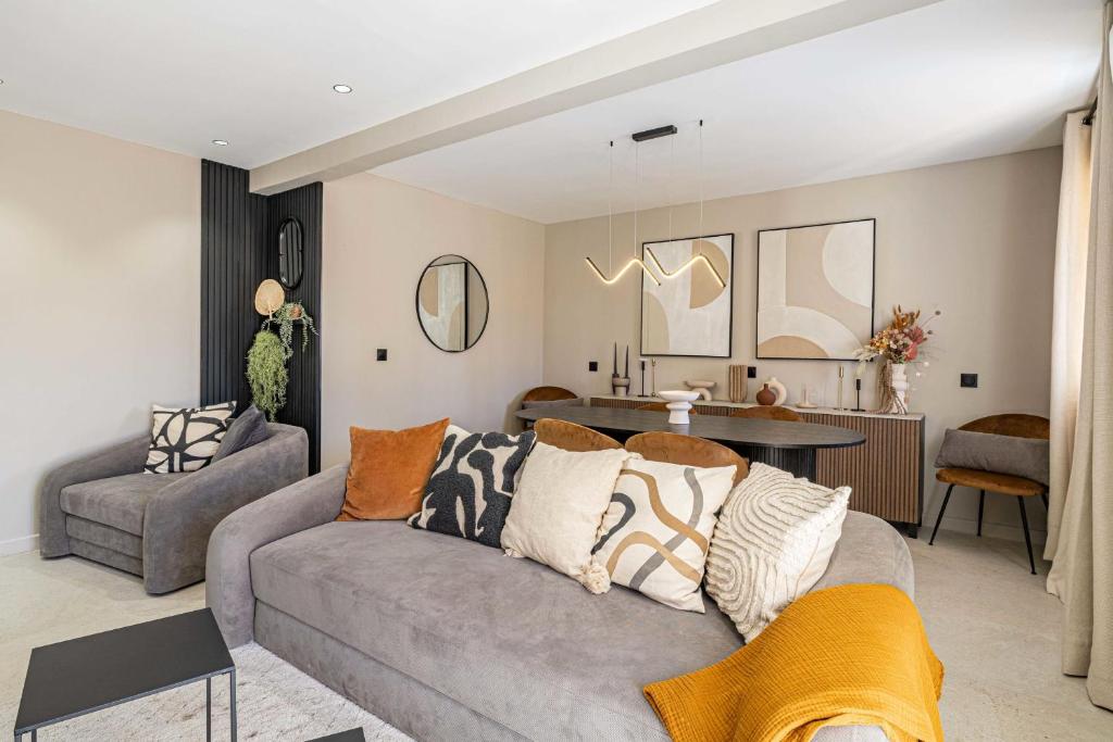 Photo de la galerie de l'établissement Sublime appartement haussmannien, à Cannes