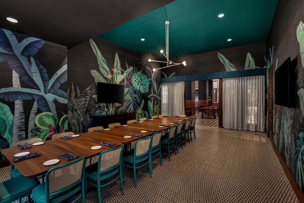Hotel Indigo - Minneapolis Downtown by IHG photo