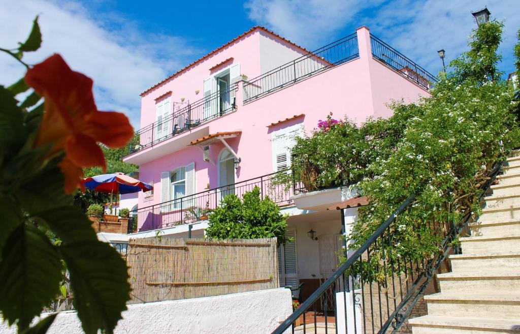 Το κτήριο όπου στεγάζεται  το bed & breakfast