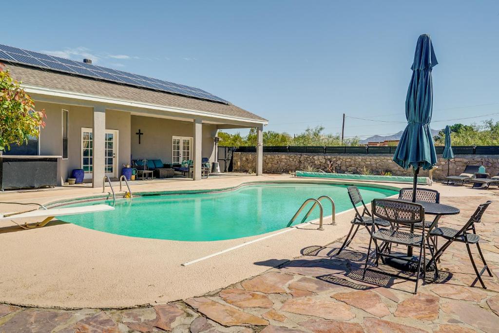 Las Cruces Home with Private Pool and Fire Pit!, Las Cruces (updated