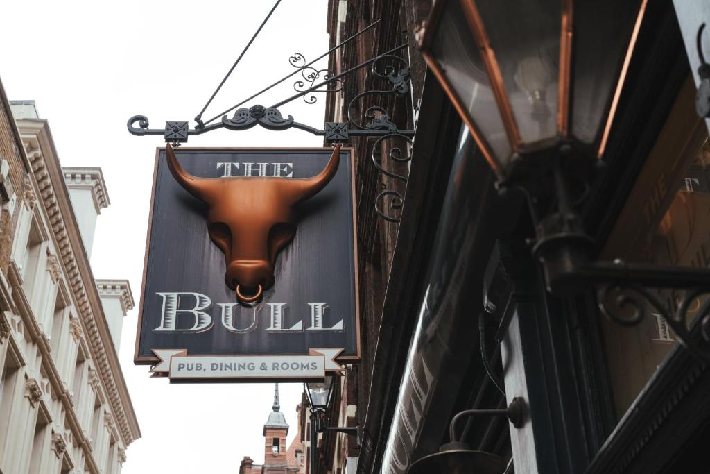 The Bull and The Hide - Resim 43