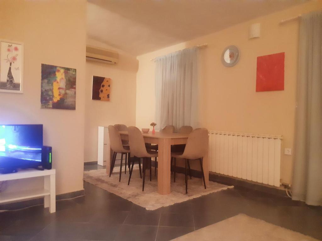 Afbeelding uit fotogalerij van Centre two bedrooms apartment in Podgorica