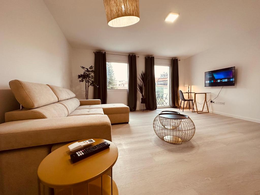 TV a/nebo společenská místnost v ubytování Living Funchal iNN