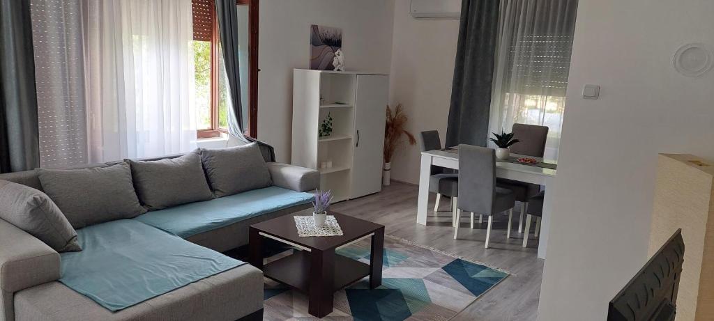 Posezení v ubytování SAMI APARTMAN