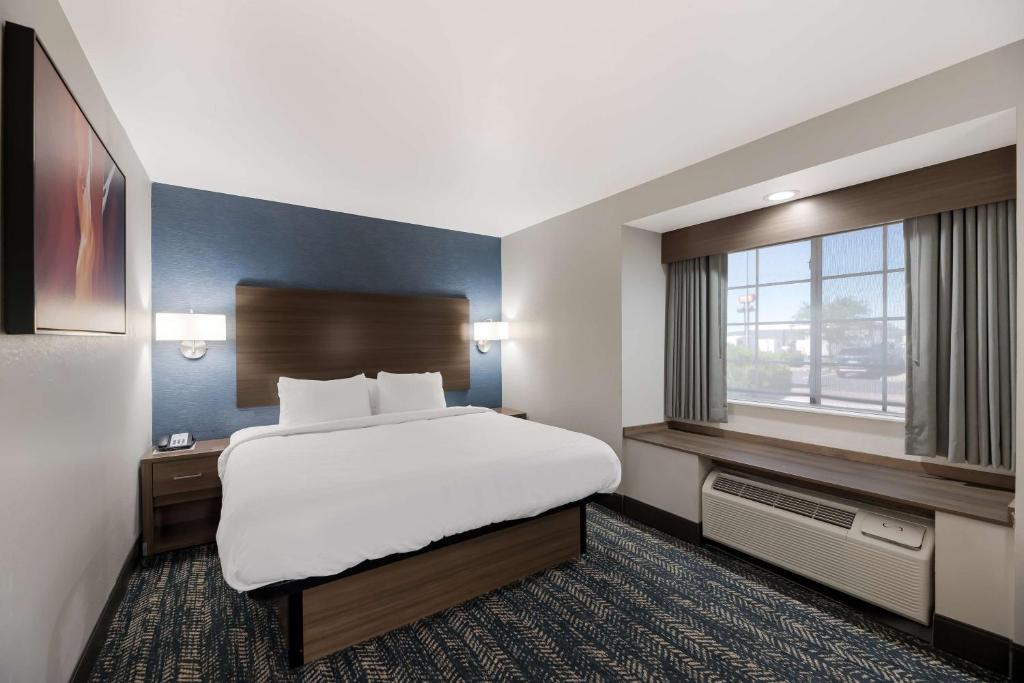 Best Western Bellemont Shadow Mountain Inn - King Room With Walk-In Shower - Non-Smoking