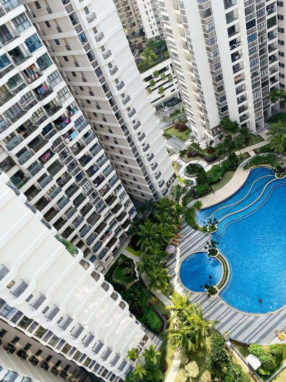 Scenic Country Garden Danga Bay by Lions Bay - Apartamento Con Vista A La Piscina
