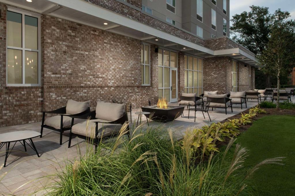 Hilton Garden Inn Pensacola Downtown photo