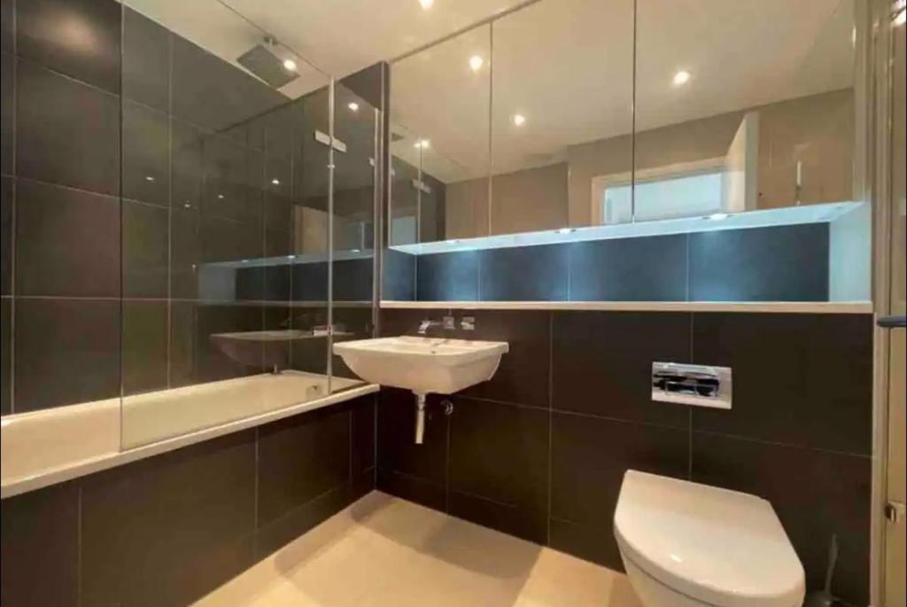 Modern Room Homestay in Apartment with Private Bathroom - Double Room With Private Bathroom