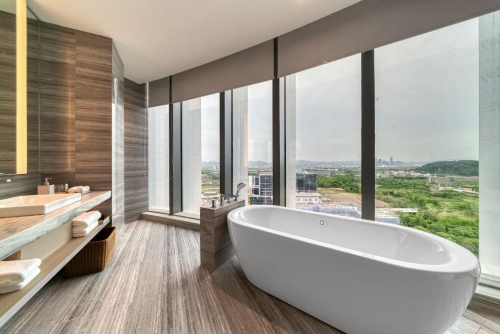 Courtyard by Marriott Hangzhou Xihu - Suite King à Une Chambre Avec Vue Sur La Ville
