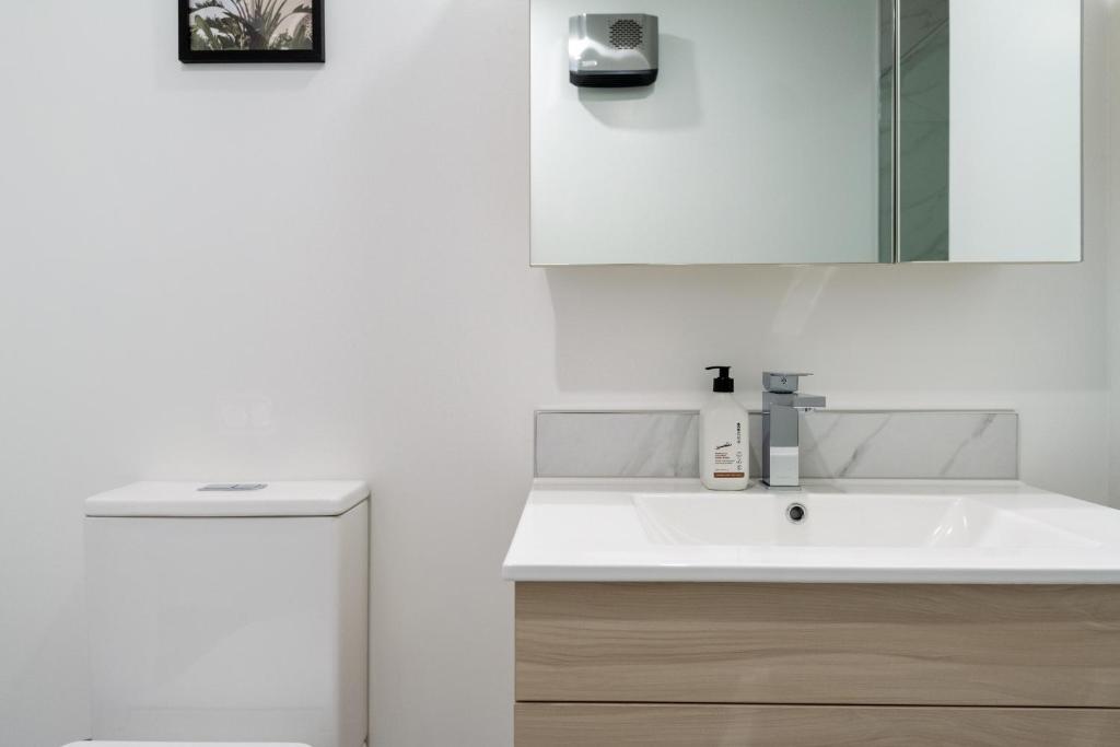 An Easy Walk to the CBD - 2 Bed, 2 Bathroom - Resim 8