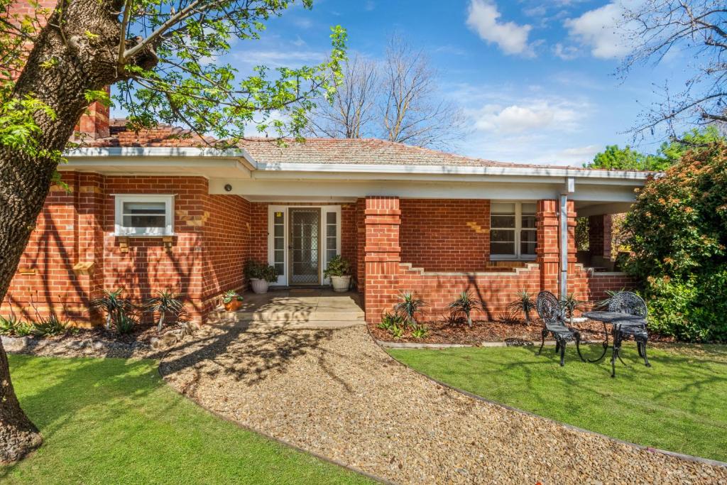 Κήπος έξω από το Golden Square Gold Class Guest House, Bendigo