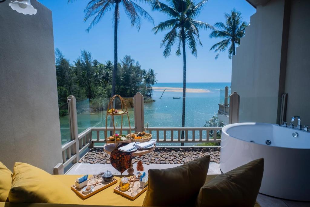 Devasom Khao Lak Beach Resort & Villas - 8