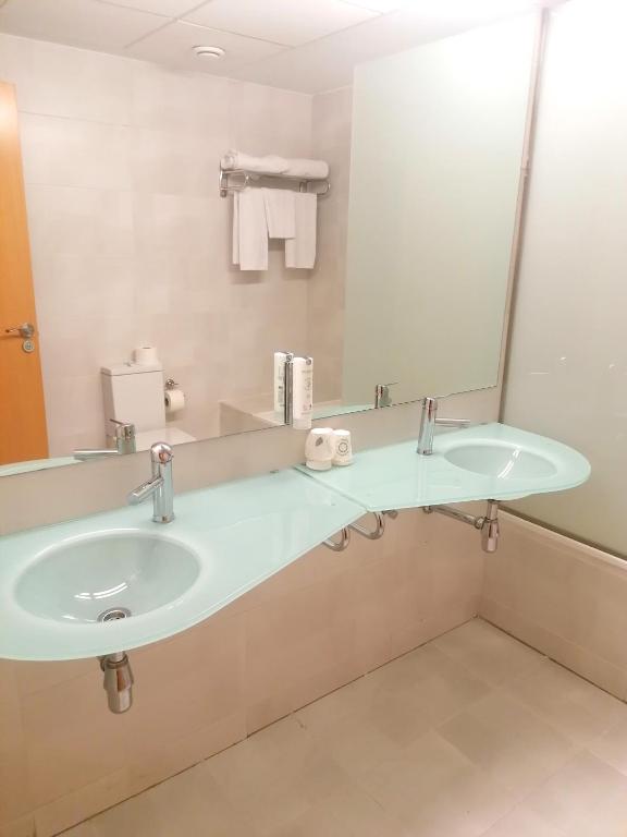 U Hotel Villa-Gomá - Resim 34