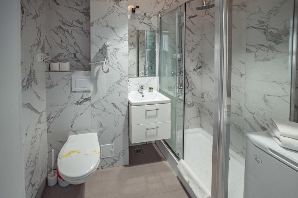 Cozy Apartments at Q Residence - Palas Mall Iasi - One-Bedroom Apartment