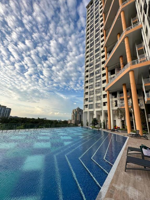 Bazén v ubytování Singgahsini Guesthouse Putrajaya nebo v jeho okolí