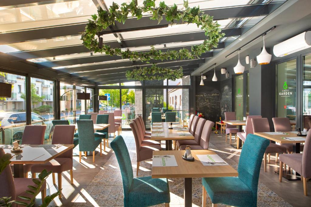 Restaurace v ubytování Zafír Apartman Sárvár