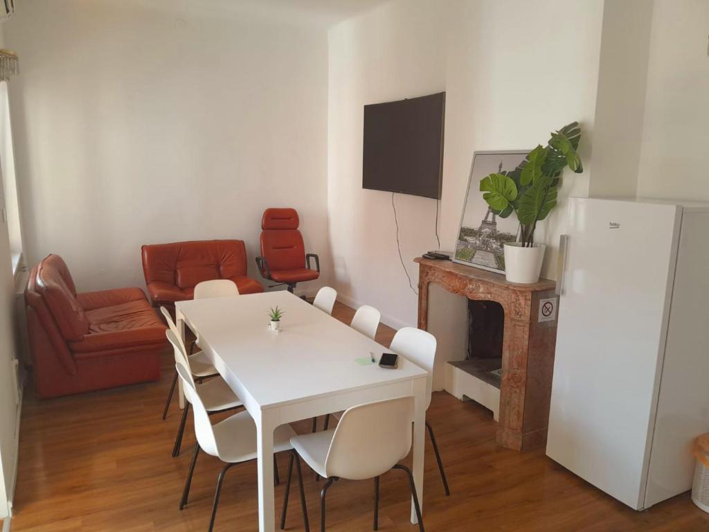 Kuchyň nebo kuchyňský kout v ubytování Rooms Miklošičeva