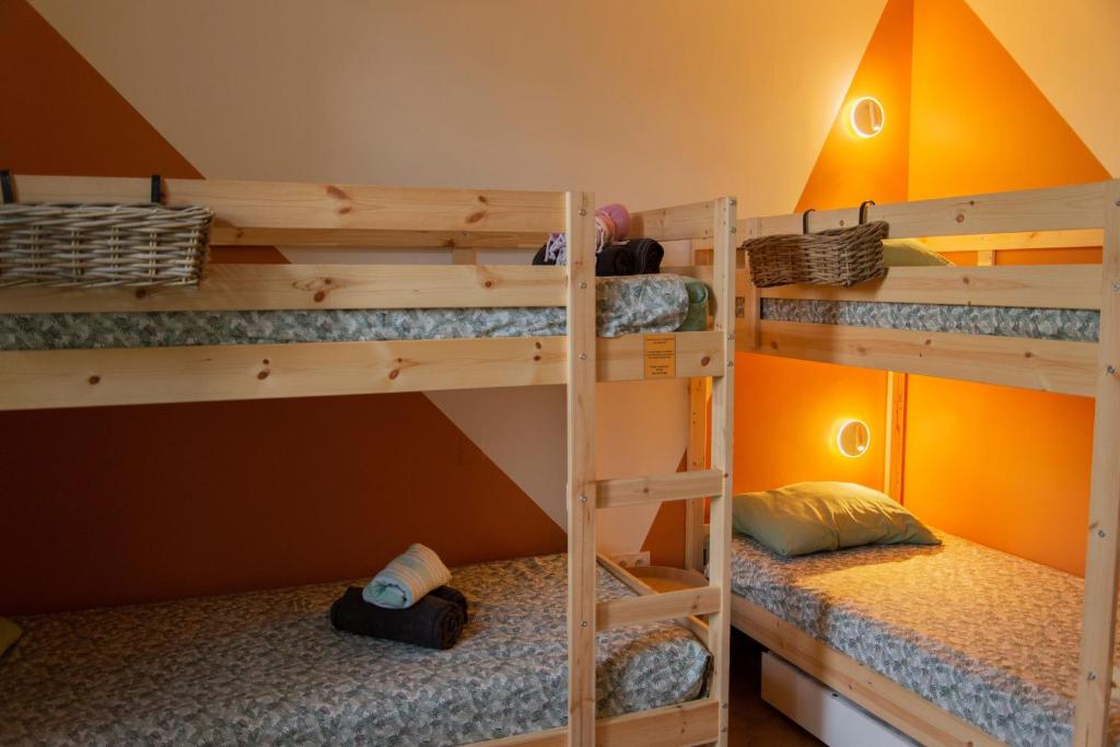 Posteľ alebo postele v izbe v ubytovaní « Villa l’Enclos »