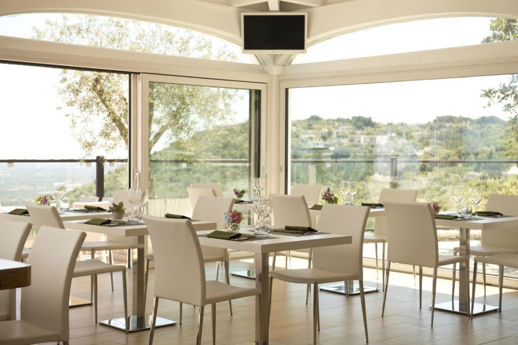 Restaurace v ubytování Al Mirador Resort