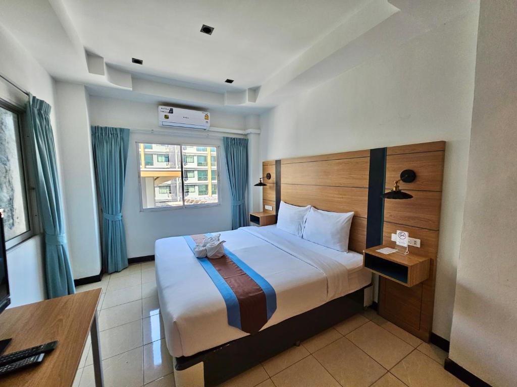 The Base Inn Pattaya - Standard Double Room