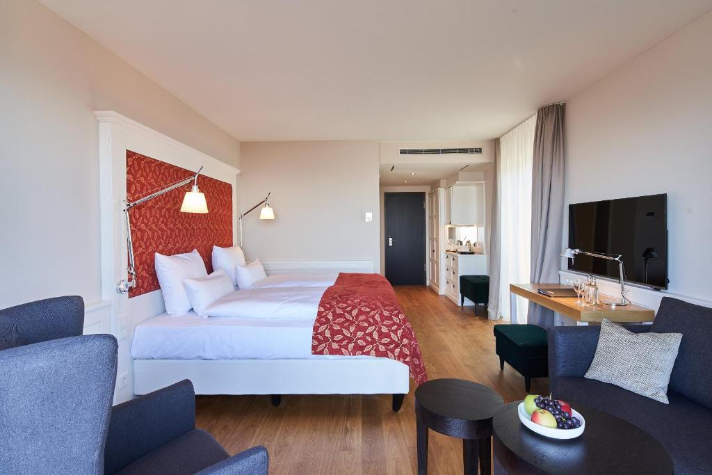 
Deluxe Double or Twin Room with City View
