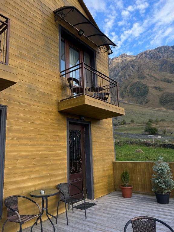 Fotografija u galeriji objekta UP Holiday Home u gradu Kazbegi