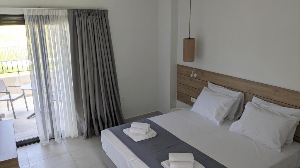 Beachfront Costa Ionica · Mytikas Seaside Hotel - Chambre Double Ou Lits Jumeaux Avec Vue Latérale Sur La Mer